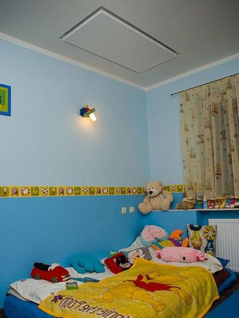 panel wmontowany w sufit podwieszany